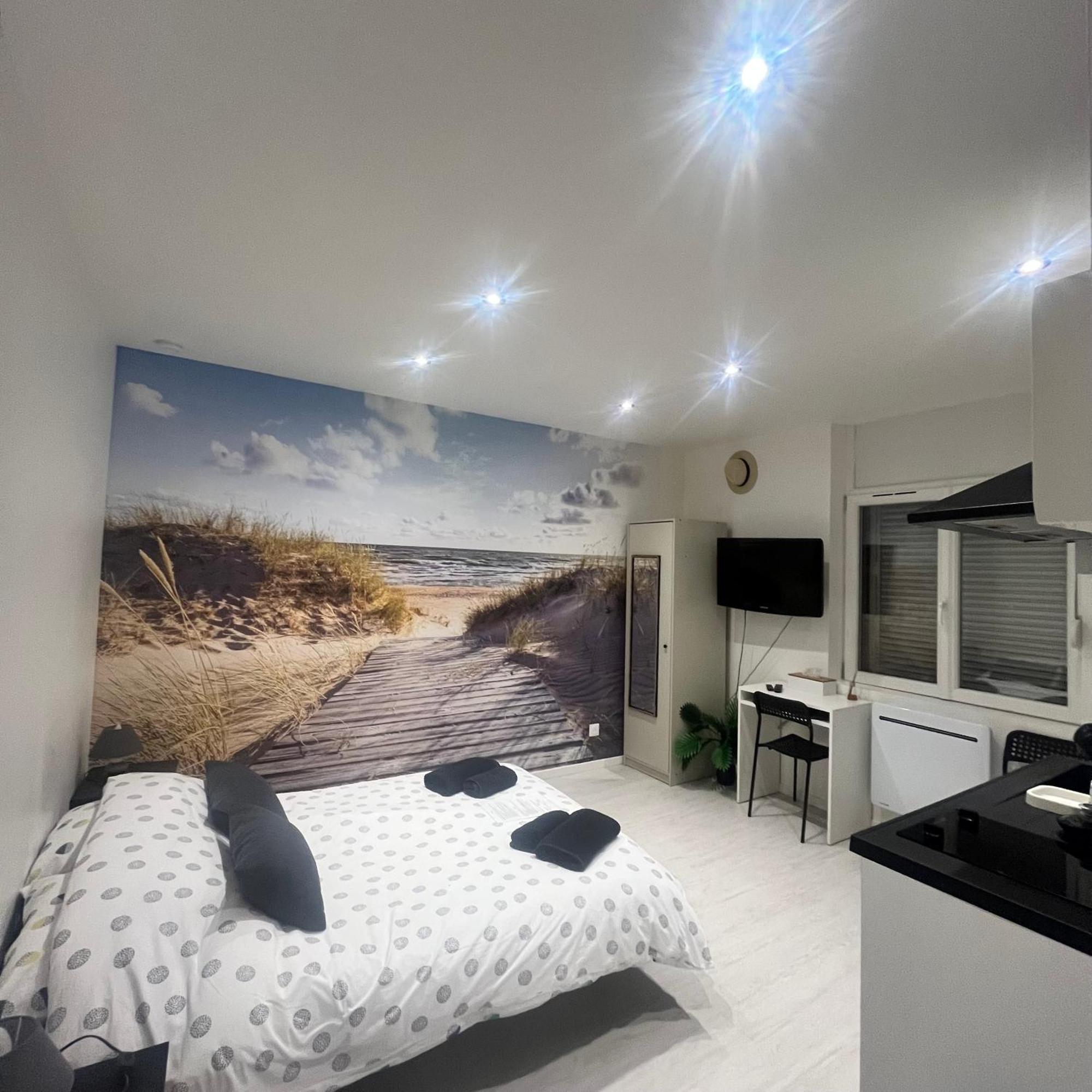 Le Peronne-3 Apartment *